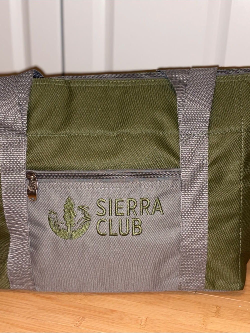 Sierra Club Insulated Cooler Tote Bag Green Gray Zip Lunch Picnic Beach Travel - Picture 2 of 11